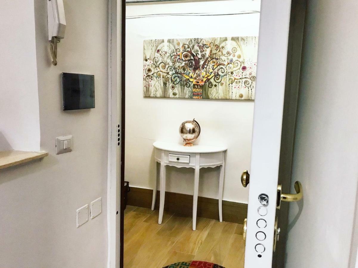 Casa G&G Pignasecca 2 Nel Cuore Di Napoli Buitenkant foto